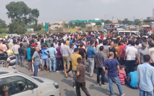 Protestors Demand Shifting Of Kherki Toll Plaza after Link Road Was Dug Up