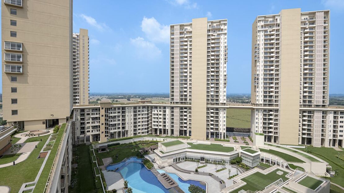 5 BHK Flat for Sale in Experion Windchants banner